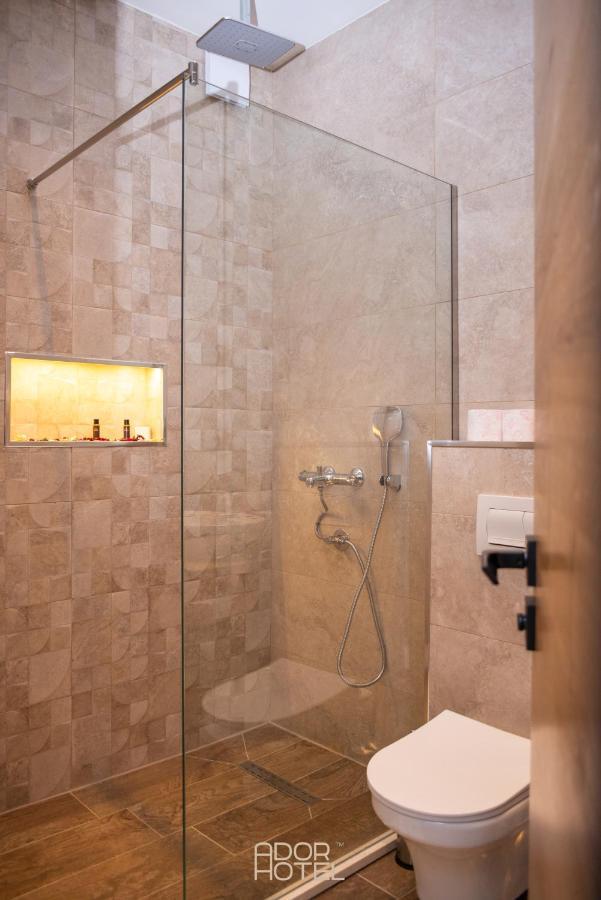 Ador Hotel North Mitrovica Bagian luar foto