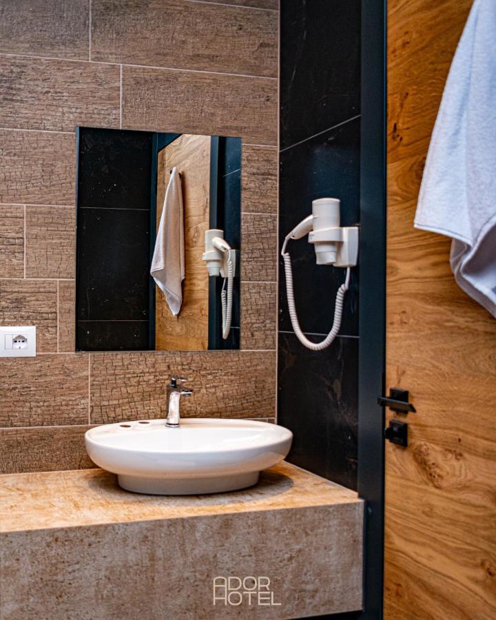 Ador Hotel North Mitrovica Bagian luar foto